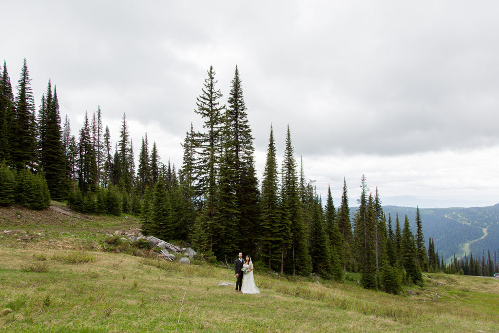 mountain-wedding-sun-peaks-resort-kathryn-mclaren-photography-woodland-designs