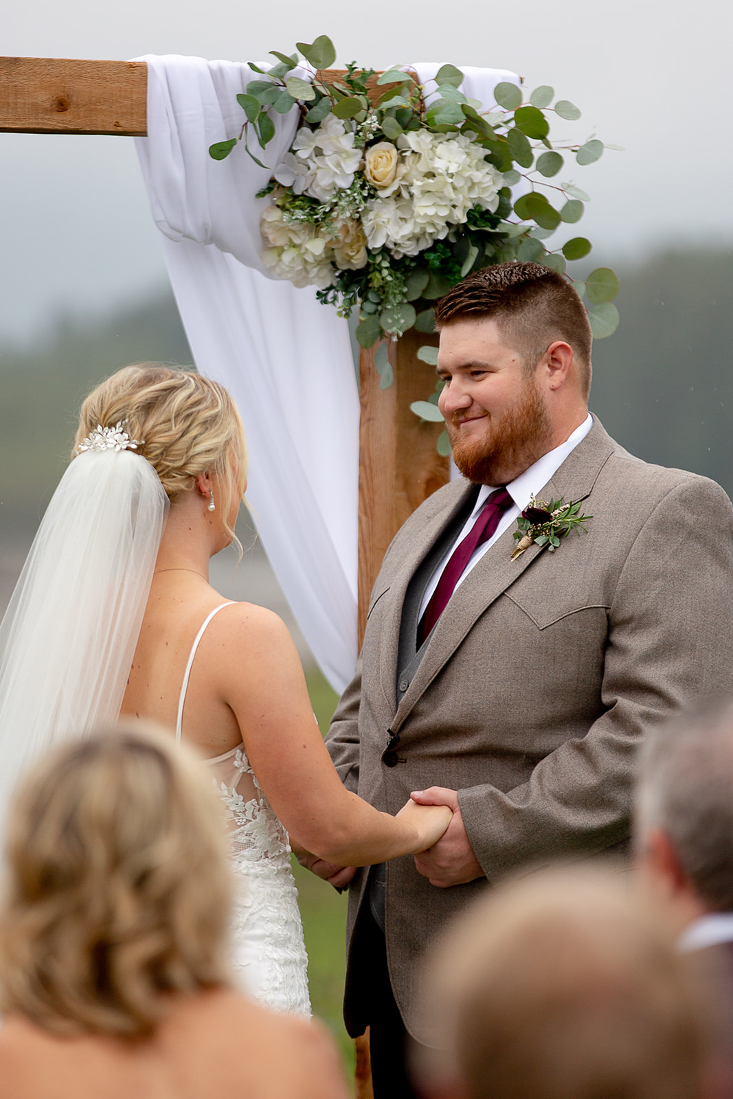 happy-groom-vancouver-wedding-photographer-fraser-ridge-lodge