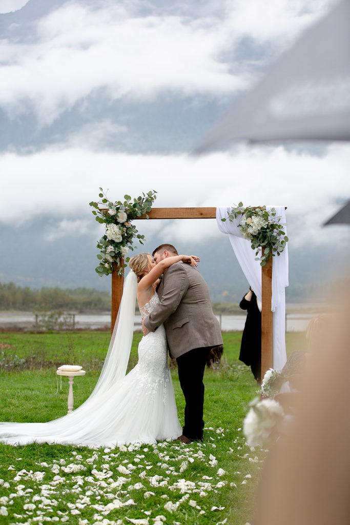 first-kiss-vancouver-wedding-photographer