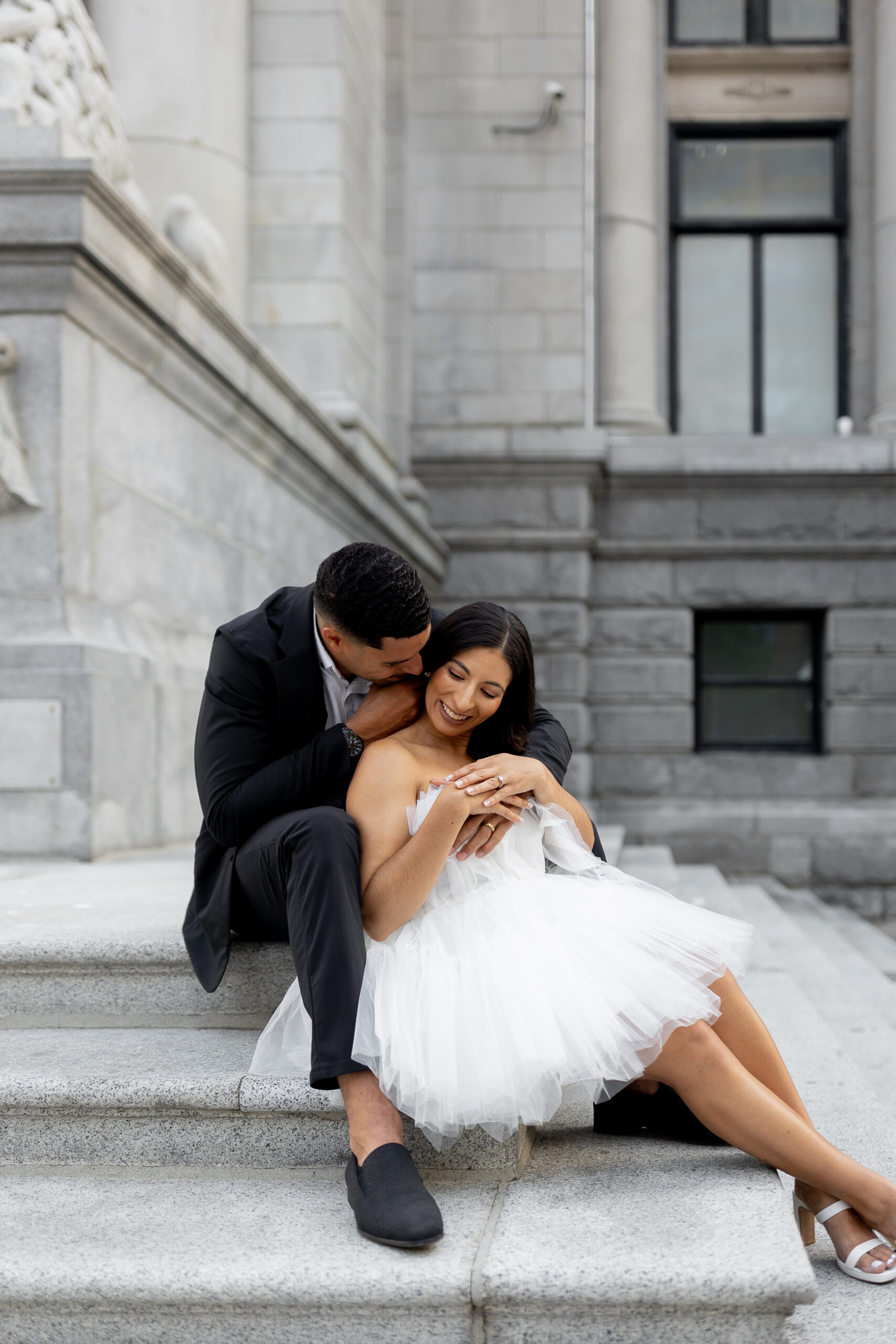 vancouver-proposal-and-engagement-photographer-art-gallery